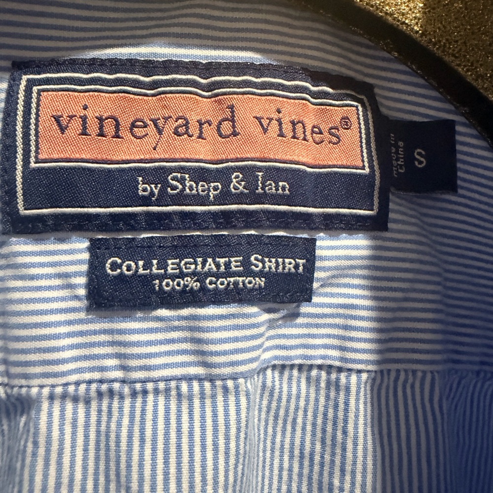 Vineyard Vines Light Blue Men's Button-Down Shirt - Picture 3 of 7